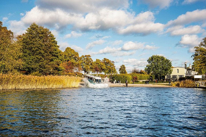 Amphibious bus tour in Stockholm, exploring city landmarks from land and water, photo 14 | wizardtrip