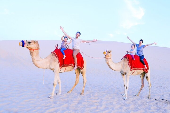 Ervaar een woestijnsafari in Abu Dhabi met dune bashing, kamelenritten en traditioneel entertainment, foto 6 | wizardtrip