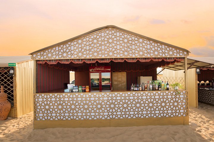 Ervaar een woestijnsafari in Abu Dhabi met dune bashing, kamelenritten en traditioneel entertainment, foto 14 | wizardtrip