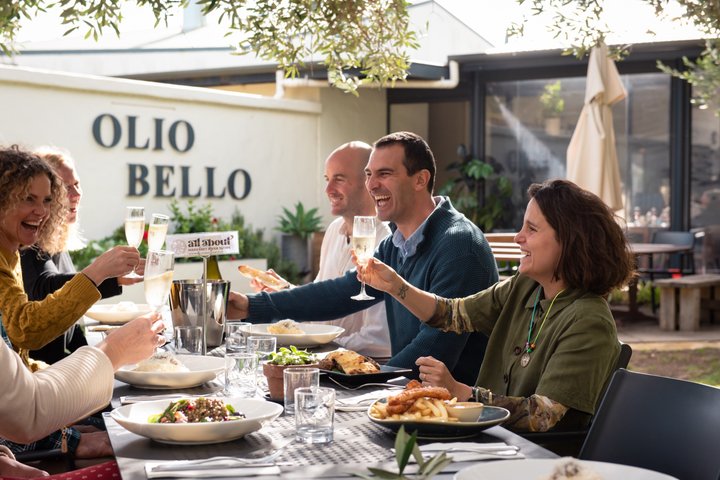 Joyaux Cachés de Margaret River : Vin, Déjeuner Italien & Nourrissage d'Émeus | wizardtrip