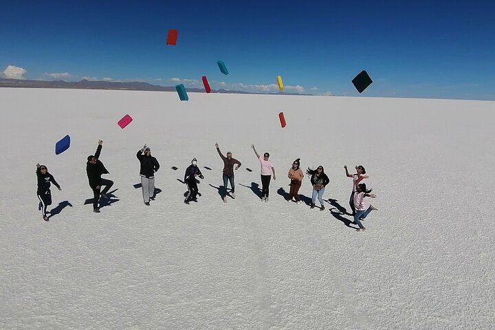 Explore the vast Uyuni Salt Flats, witness the mirror effect, and marvel at giant cacti on Incawasi Island, photo 6 | wizardtrip