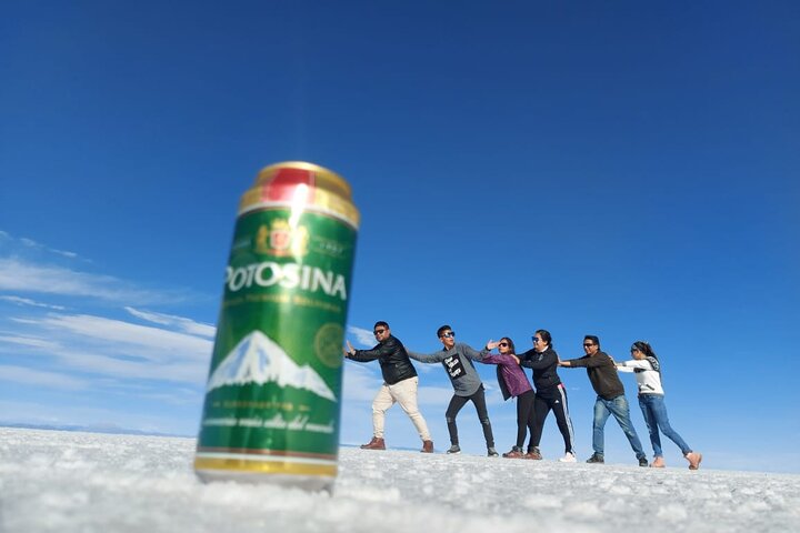 Explore the vast Uyuni Salt Flats, witness the mirror effect, and marvel at giant cacti on Incawasi Island, photo 13 | wizardtrip