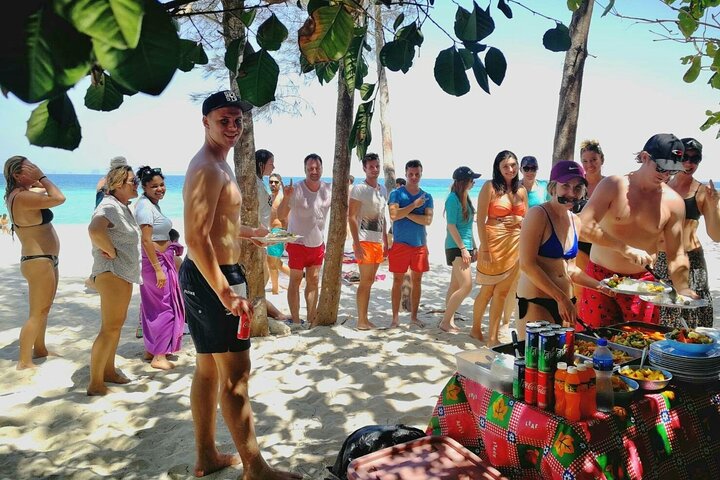 Speedboottour naar Phi Phi en 4 eilanden vanuit Krabi, Thailand, met prachtige stranden en snorkelmogelijkheden, foto 17 | wizardtrip