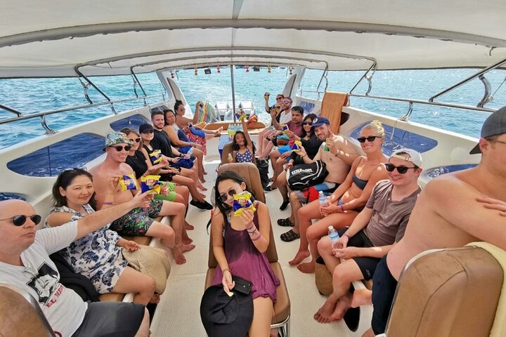 Speedboottour naar Phi Phi en 4 eilanden vanuit Krabi, Thailand, met prachtige stranden en snorkelmogelijkheden, foto 23 | wizardtrip