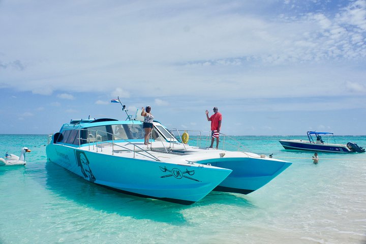 Excursion en bateau à Saint-Martin avec baignade, snorkeling et island hopping, photo 3 | wizardtrip