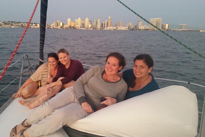 Solnedgångsseglats med utsikt över San Diegos skyline och landmärken, foto 11 | wizardtrip