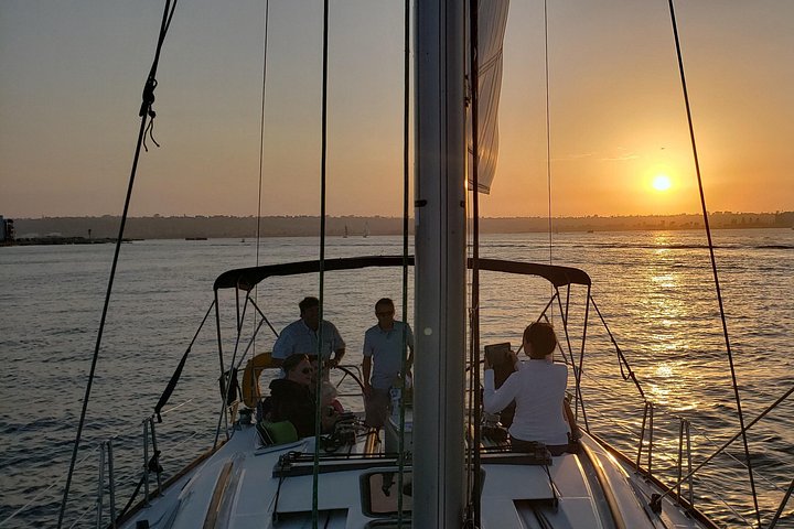 Solnedgångsseglats med utsikt över San Diegos skyline och landmärken, foto 16 | wizardtrip