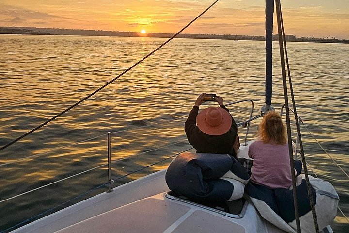 Solnedgångsseglats med utsikt över San Diegos skyline och landmärken, foto 21 | wizardtrip