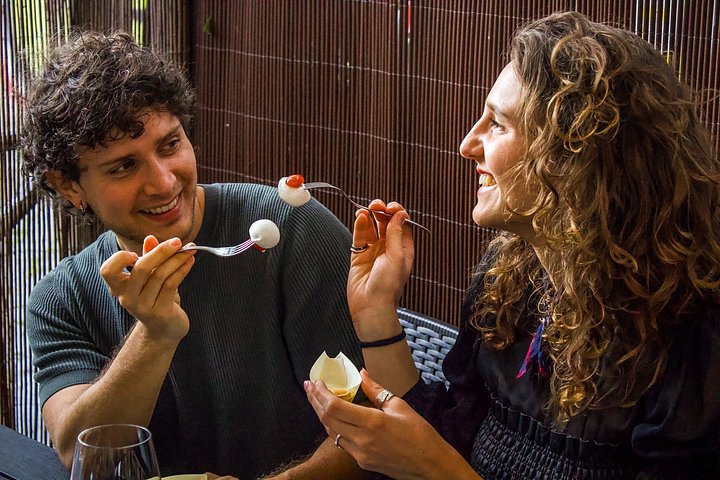 A guided food tour in Rome's Trastevere neighborhood, showcasing authentic Italian cuisine and local wines, photo 16 | wizardtrip