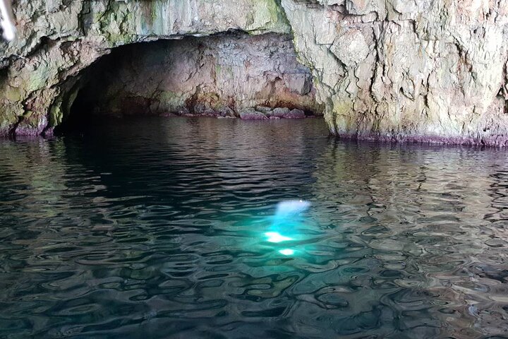 Speedboot-Tour zur Blauen Grotte und zur Insel Vis ab Hvar, Kroatien, mit atemberaubenden Meeresgrotten und Buchten, Foto 7 | wizardtrip