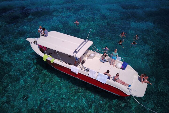 Speedboot-Tour zur Blauen Grotte und zur Insel Vis ab Hvar, Kroatien, mit atemberaubenden Meeresgrotten und Buchten, Foto 8 | wizardtrip