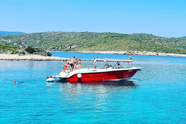 Speedboot-Tour zur Blauen Grotte und zur Insel Vis ab Hvar, Kroatien, mit atemberaubenden Meeresgrotten und Buchten, Foto 11 | wizardtrip