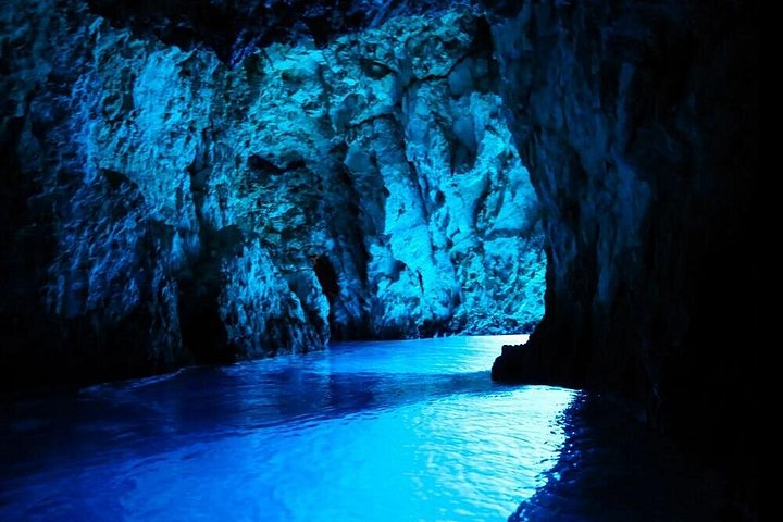 Speedboot-Tour zur Blauen Grotte und zur Insel Vis ab Hvar, Kroatien, mit atemberaubenden Meeresgrotten und Buchten, Foto 13 | wizardtrip