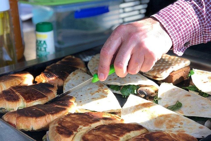 Chef-led gourmet food and wine tour from Sydney to Hunter Valley, featuring wine tasting and local cuisine, photo 8 | wizardtrip