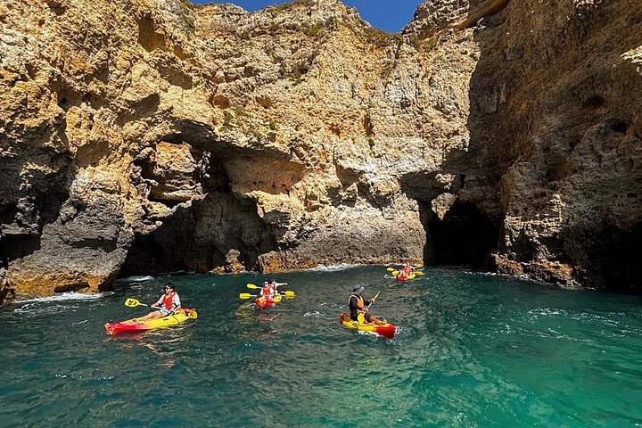 Kajakkpadling gjennom havgrottene og hulene ved Ponta da Piedade, Lagos, Portugal, foto 10 | wizardtrip