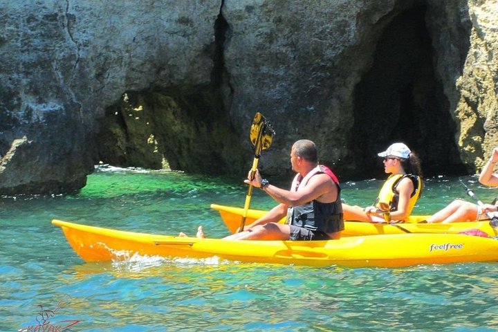 Kajakkpadling gjennom havgrottene og hulene ved Ponta da Piedade, Lagos, Portugal, foto 16 | wizardtrip