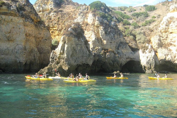 Kajakkpadling gjennom havgrottene og hulene ved Ponta da Piedade, Lagos, Portugal, foto 17 | wizardtrip