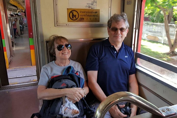 Passeio privado explorando os mercados flutuantes únicos da Tailândia, mercados ferroviários, cascatas e locais históricos, foto 18 | wizardtrip