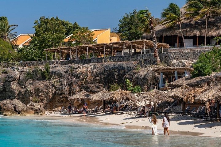 Explore a beleza natural de Curaçao com passeios a grutas, snorkeling com tartarugas e relaxamento na praia, foto 11 | wizardtrip