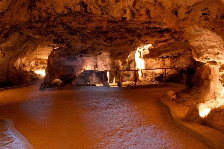 Explore a beleza natural de Curaçao com passeios a grutas, snorkeling com tartarugas e relaxamento na praia, foto 17 | wizardtrip