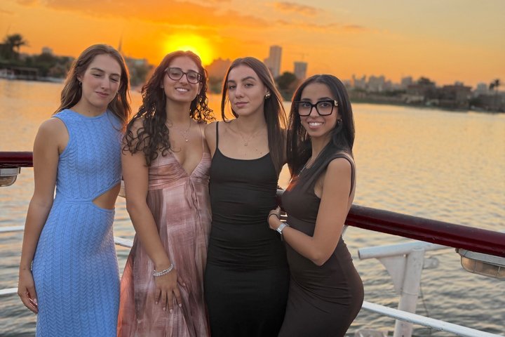 Disfruta de un cautivador crucero con cena por el río Nilo en El Cairo, con entretenimiento en vivo y impresionantes vistas de la ciudad, foto 44 | wizardtrip