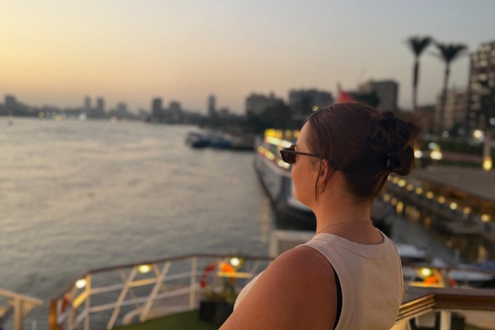 Disfruta de un cautivador crucero con cena por el río Nilo en El Cairo, con entretenimiento en vivo y impresionantes vistas de la ciudad, foto 49 | wizardtrip