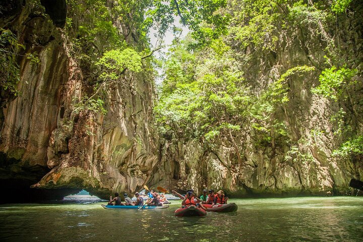 Tour en lancha rápida a la isla James Bond, explorando cuevas, lagunas y pueblos flotantes en Phuket, Tailandia, foto 7 | wizardtrip