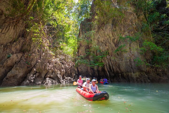 Tour en lancha rápida a la isla James Bond, explorando cuevas, lagunas y pueblos flotantes en Phuket, Tailandia, foto 10 | wizardtrip