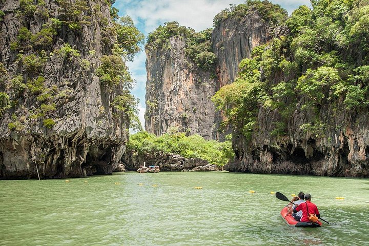 Tour en lancha rápida a la isla James Bond, explorando cuevas, lagunas y pueblos flotantes en Phuket, Tailandia, foto 15 | wizardtrip