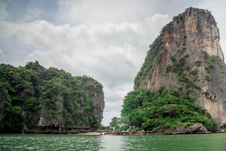 Tour en lancha rápida a la isla James Bond, explorando cuevas, lagunas y pueblos flotantes en Phuket, Tailandia, foto 36 | wizardtrip