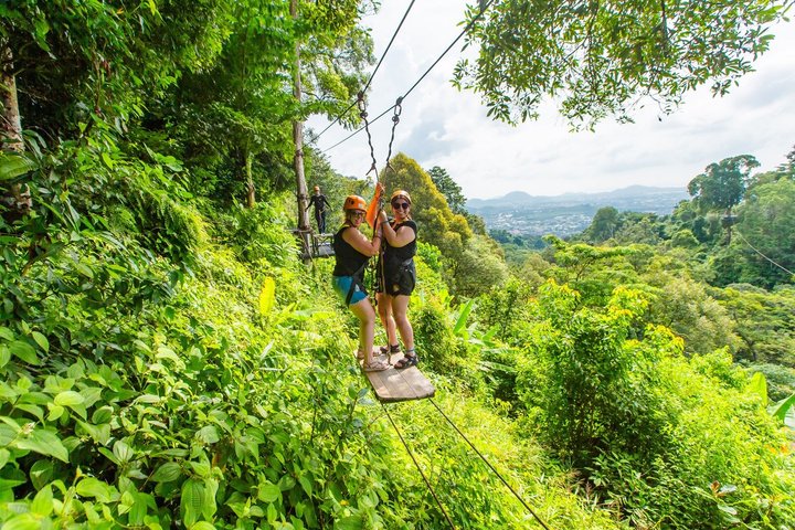 Experimenta un emocionante paseo en ATV y una aventura de tirolesa a través de la exuberante jungla y los paisajes escénicos de Phuket, foto 7 | wizardtrip