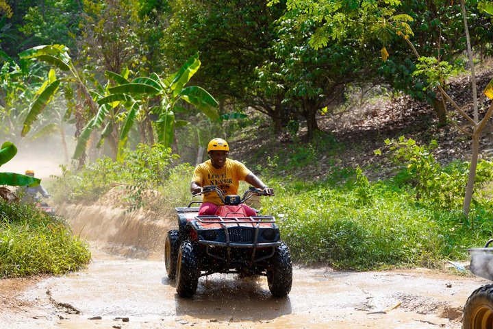Experimenta un emocionante paseo en ATV y una aventura de tirolesa a través de la exuberante jungla y los paisajes escénicos de Phuket, foto 22 | wizardtrip