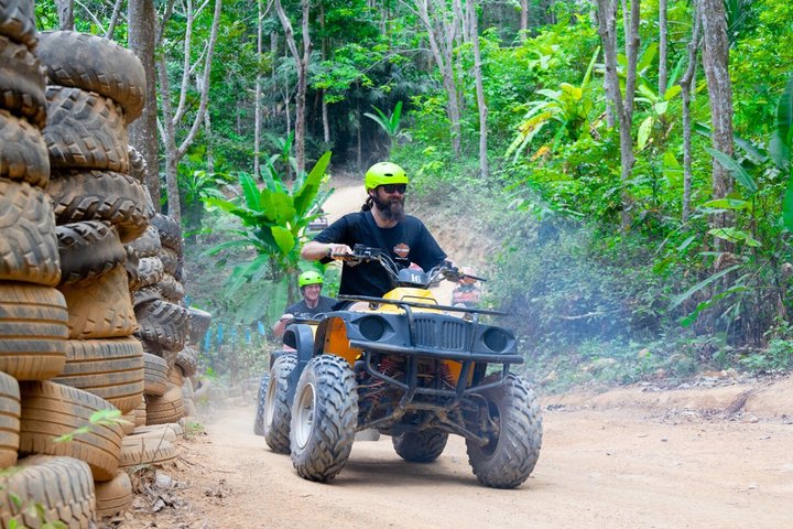 Experimenta un emocionante paseo en ATV y una aventura de tirolesa a través de la exuberante jungla y los paisajes escénicos de Phuket, foto 24 | wizardtrip