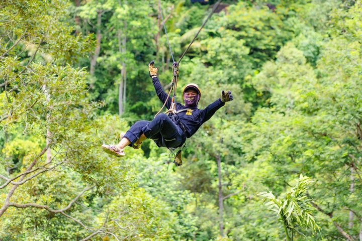 Experimenta un emocionante paseo en ATV y una aventura de tirolesa a través de la exuberante jungla y los paisajes escénicos de Phuket, foto 29 | wizardtrip