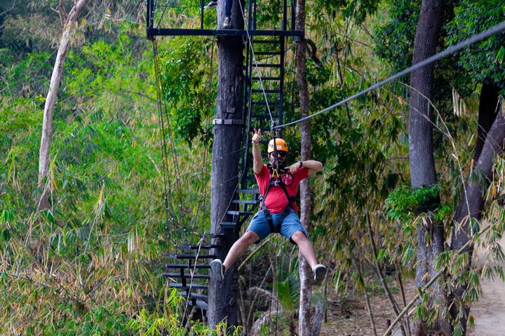 Experimenta un emocionante paseo en ATV y una aventura de tirolesa a través de la exuberante jungla y los paisajes escénicos de Phuket, foto 33 | wizardtrip