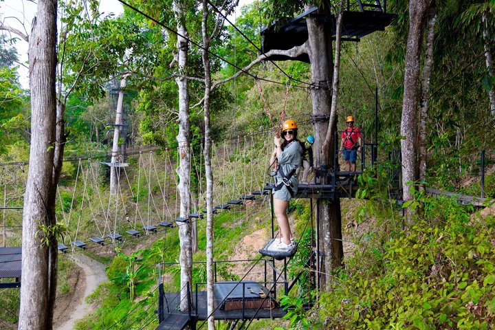 Experimenta un emocionante paseo en ATV y una aventura de tirolesa a través de la exuberante jungla y los paisajes escénicos de Phuket, foto 35 | wizardtrip