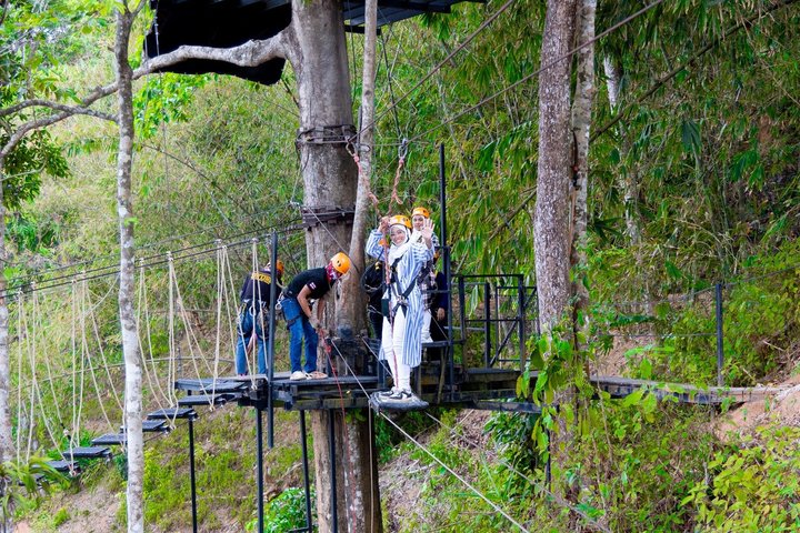 Experimenta un emocionante paseo en ATV y una aventura de tirolesa a través de la exuberante jungla y los paisajes escénicos de Phuket, foto 36 | wizardtrip