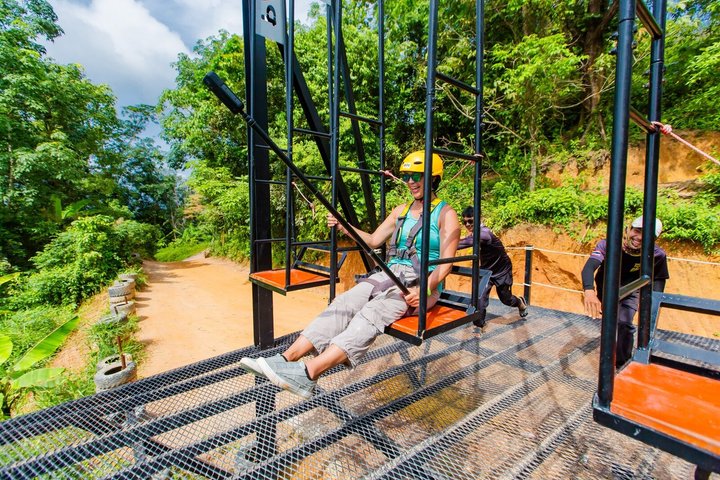 Experimenta un emocionante paseo en ATV y una aventura de tirolesa a través de la exuberante jungla y los paisajes escénicos de Phuket, foto 44 | wizardtrip