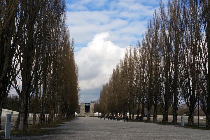 En dyster guidad tur till minnesplatsen för koncentrationslägret Dachau från München, foto 7 | wizardtrip