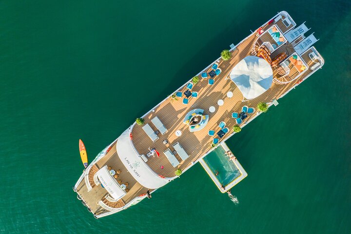Full-day cruise tour in Lan Ha Bay from Hanoi, Vietnam, featuring kayaking and scenic views, photo 9 | wizardtrip