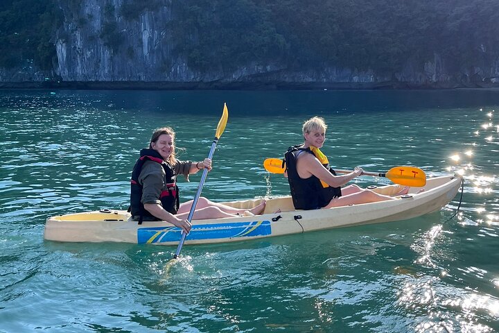 Full-day cruise tour in Lan Ha Bay from Hanoi, Vietnam, featuring kayaking and scenic views, photo 40 | wizardtrip