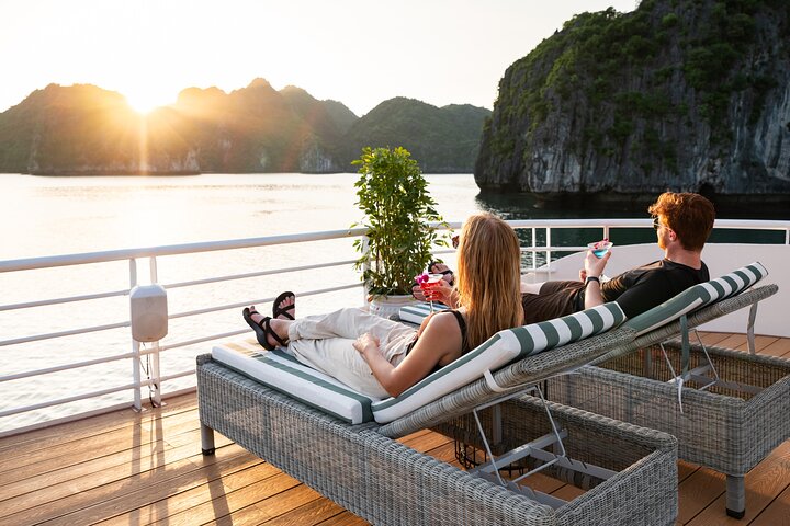 Full-day cruise tour in Lan Ha Bay from Hanoi, Vietnam, featuring kayaking and scenic views, photo 49 | wizardtrip
