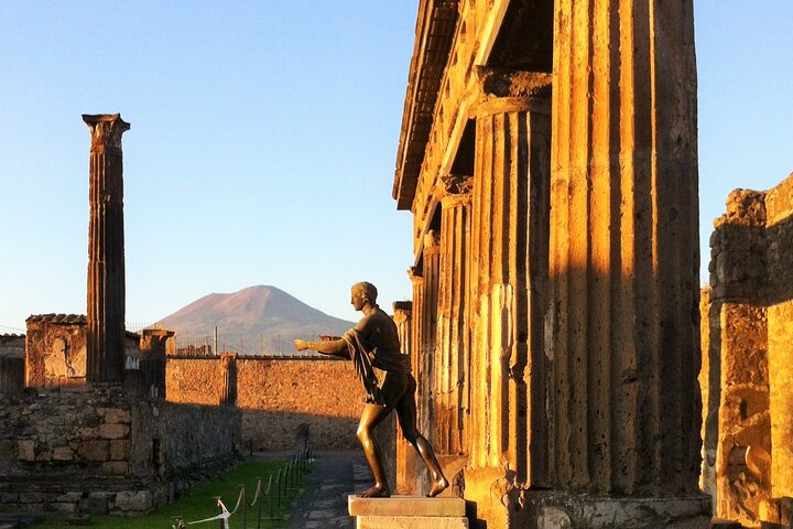 Pompeii Private Tour with an Official Guide | wizardtrip