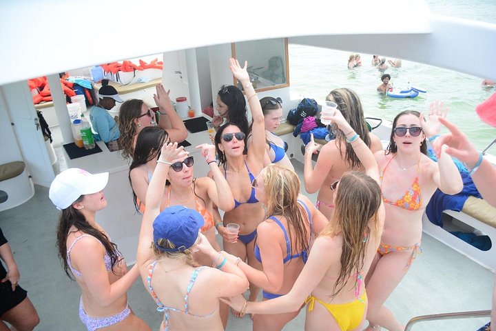 プンタカナの大人限定ヒップホップ・パーティーボート・クルーズ、飲み放題＆シュノーケリング付き、写真32 | wizardtrip