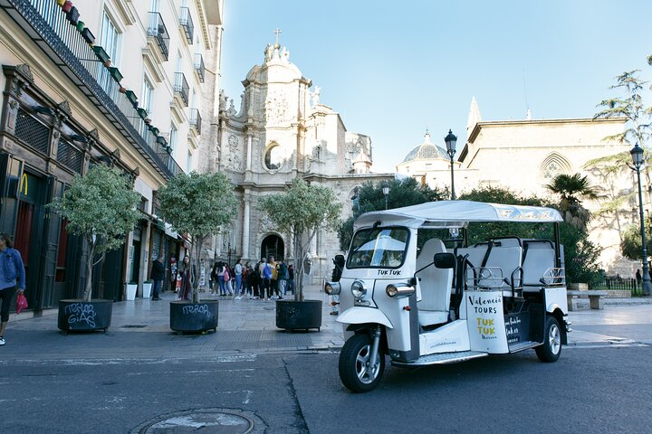 Tuk-tuk tour van de bezienswaardigheden van Valencia, inclusief historische locaties en moderne architectuur, foto 6 | wizardtrip