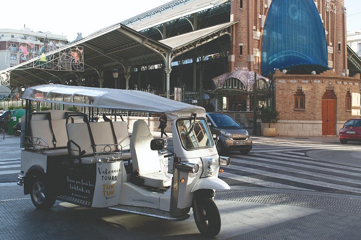 Tuk-tuk tour van de bezienswaardigheden van Valencia, inclusief historische locaties en moderne architectuur, foto 9 | wizardtrip