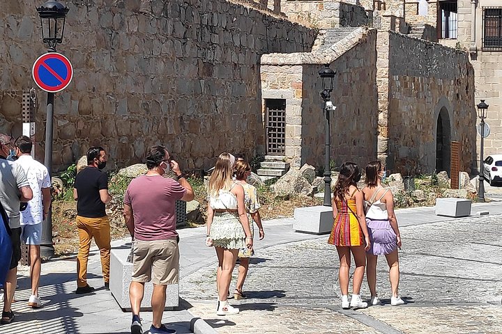 Tour de dia inteiro de Madrid às cidades históricas de Ávila e Segóvia, exibindo muralhas antigas, catedrais e castelos, foto 18 | wizardtrip
