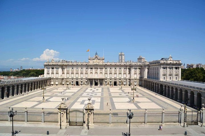 Guidet gåtur i Madrids historiske sentrum og Det Kongelige Slott, med ikoniske landemerker og hurtiggang, foto 6 | wizardtrip