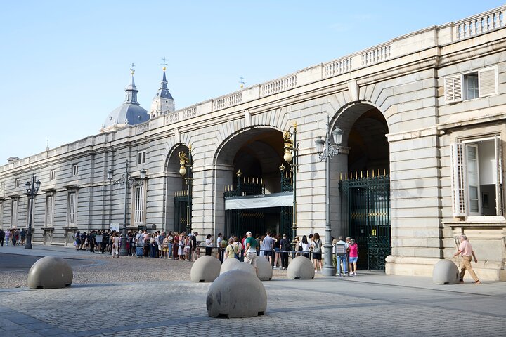 Guidet gåtur i Madrids historiske sentrum og Det Kongelige Slott, med ikoniske landemerker og hurtiggang, foto 7 | wizardtrip