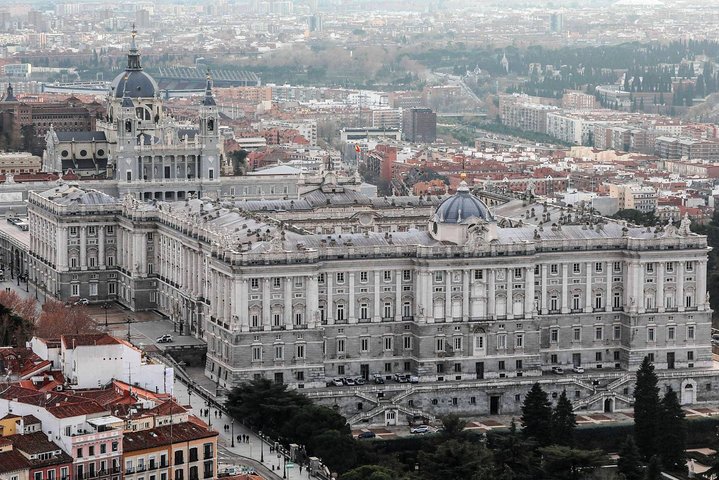 Guidet gåtur i Madrids historiske sentrum og Det Kongelige Slott, med ikoniske landemerker og hurtiggang, foto 8 | wizardtrip